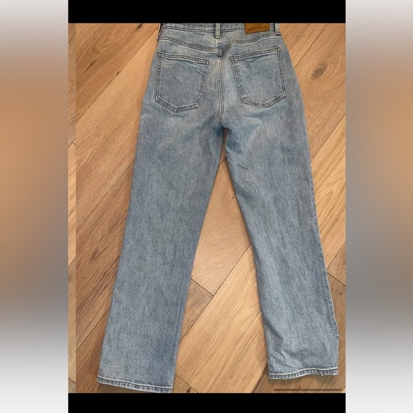 Aritzia Denim Forum Arlo Jeans - size 25 - Picture 4 of 4